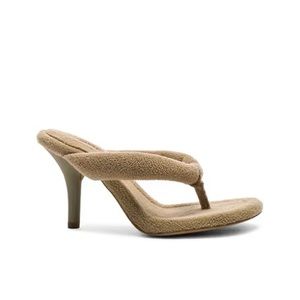 Yeezy Season 7 Fleece thong mule heels - RARE